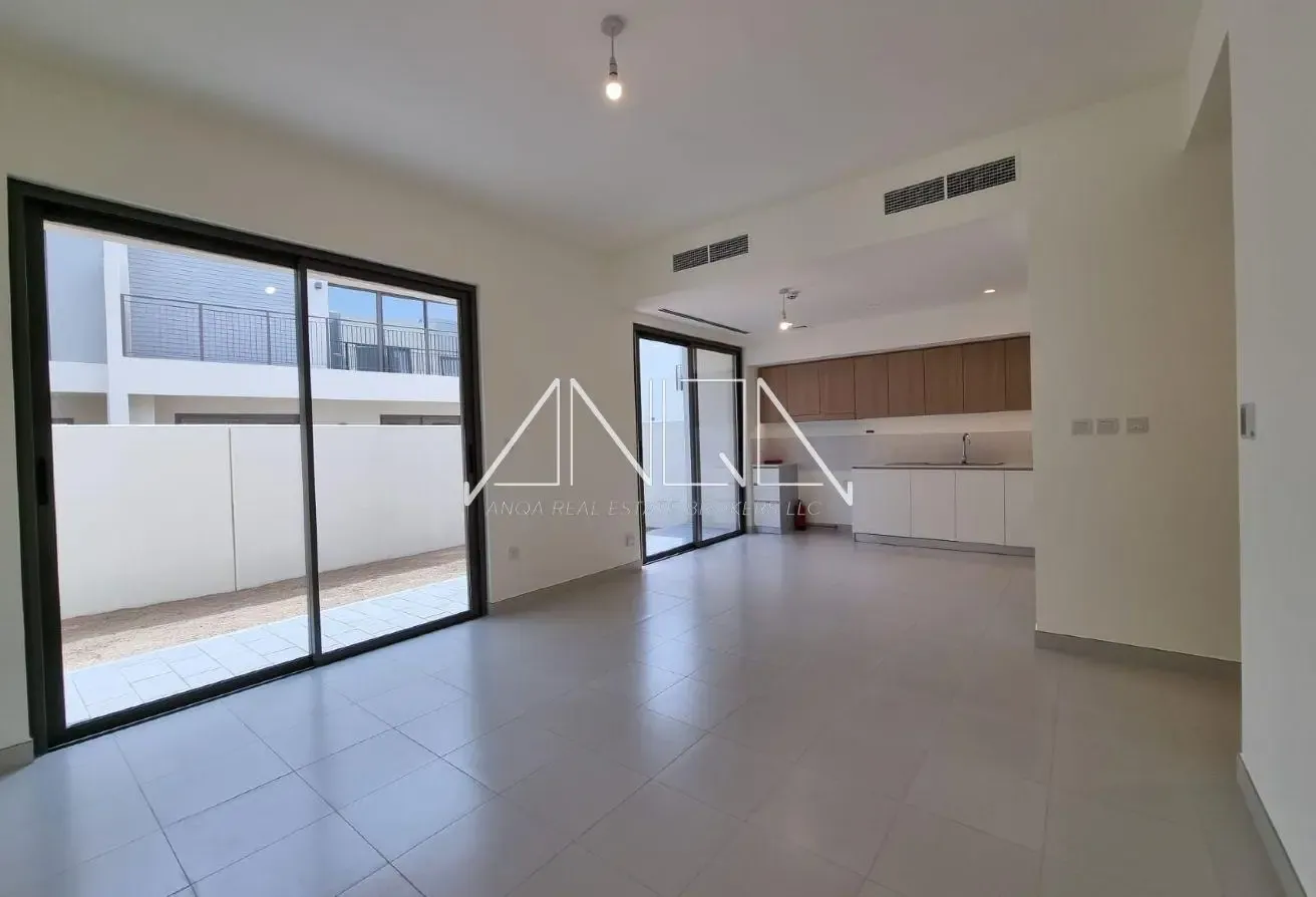 End Unit | Close to Pool and Gym | Notice served