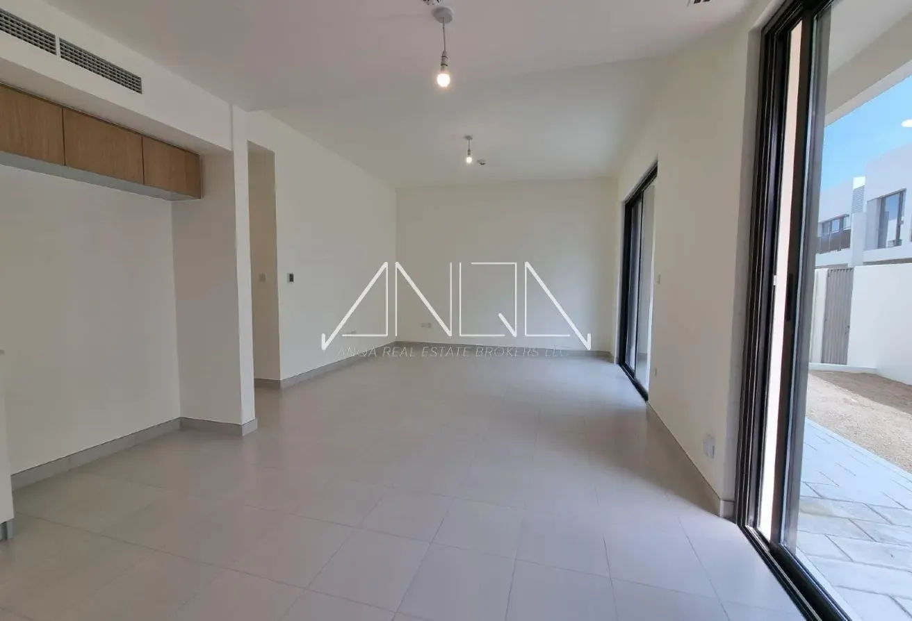 End Unit | Close to Pool and Gym | Notice served