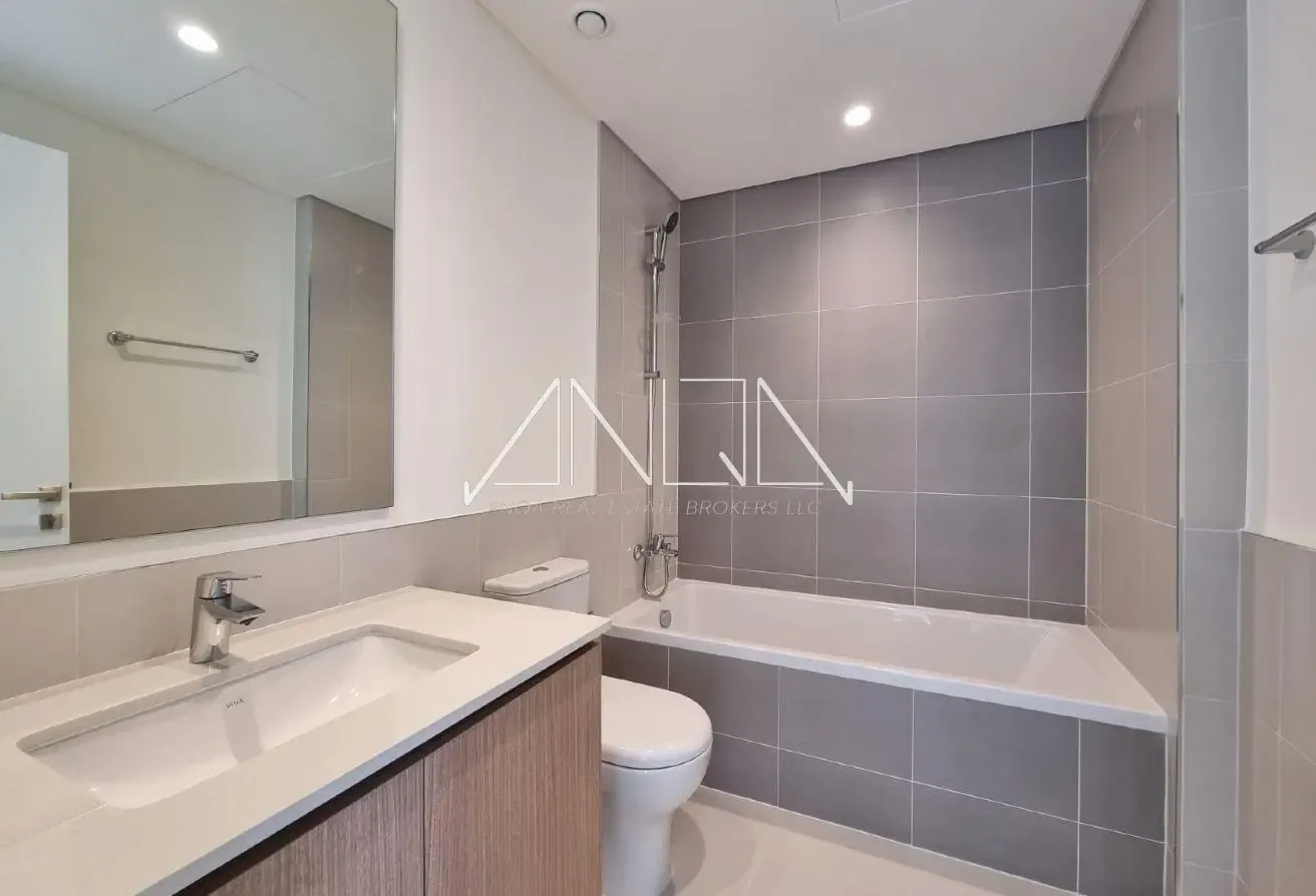 End Unit | Close to Pool and Gym | Notice served