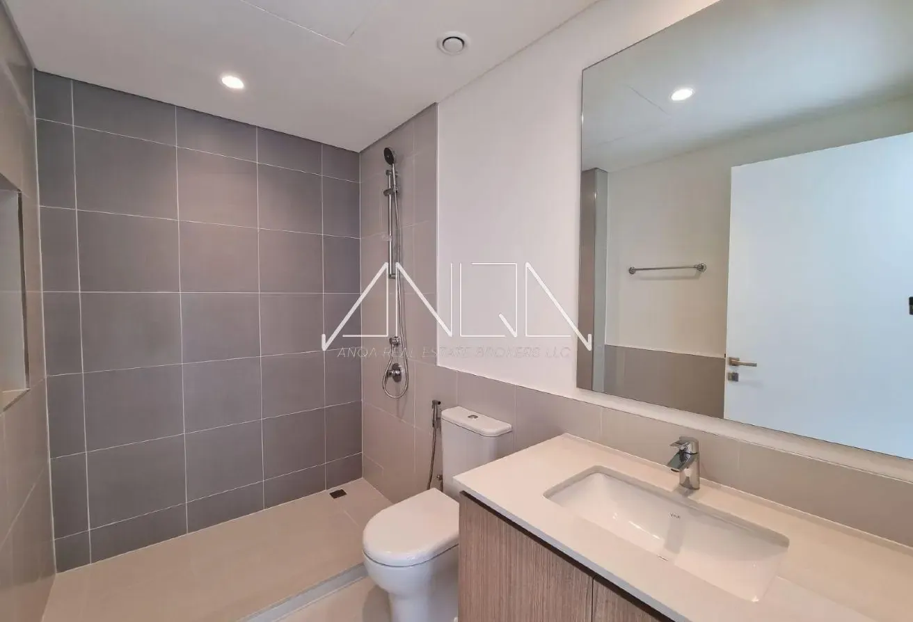 End Unit | Close to Pool and Gym | Notice served
