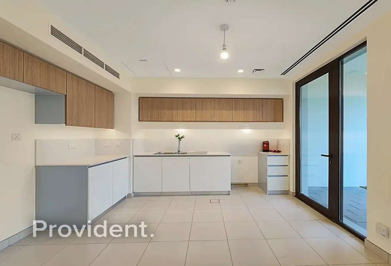 Exclusive | Single Row | Close To Amenities