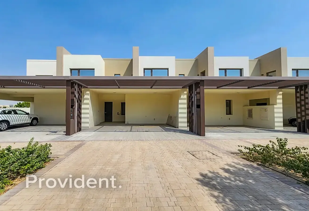 Exclusive | Single Row | Close To Amenities