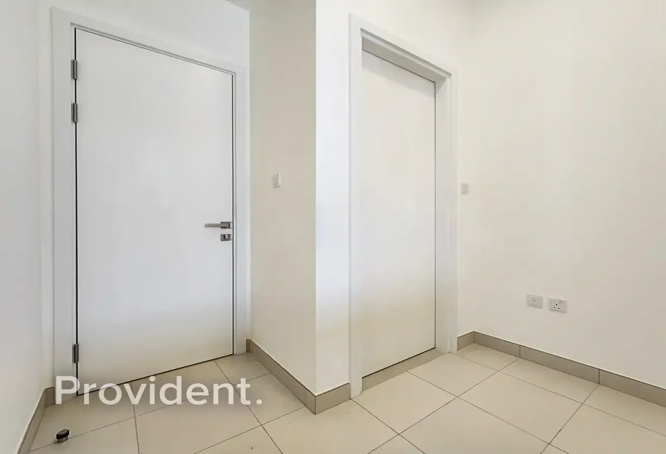 Exclusive | Single Row | Close To Amenities