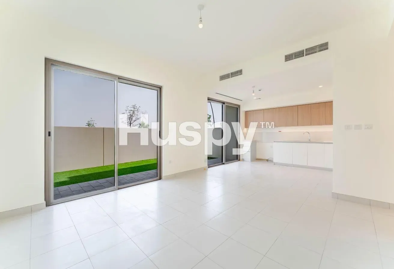 Near Amenities | Vacant on Transfer | Corner Unit