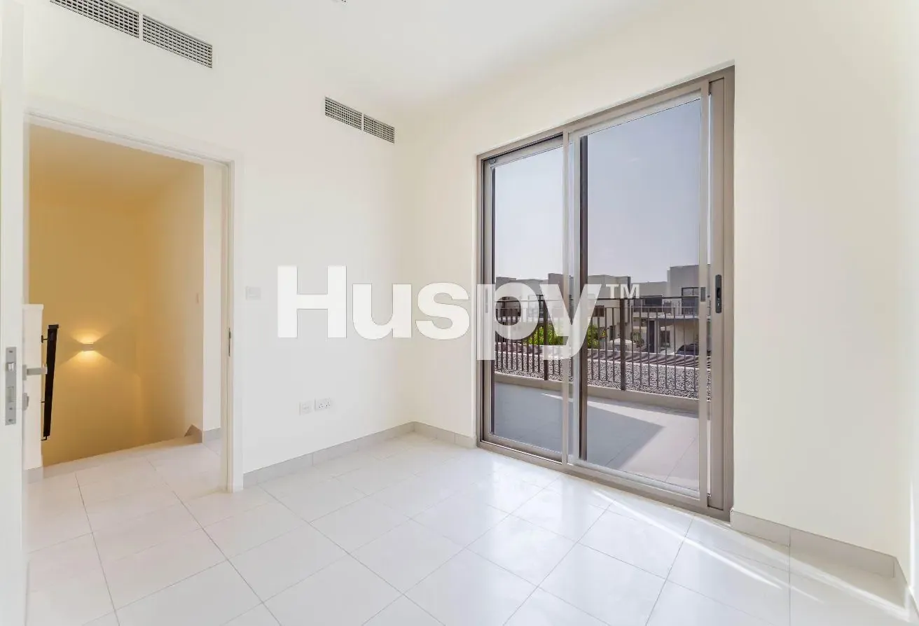 Near Amenities | Vacant on Transfer | Corner Unit