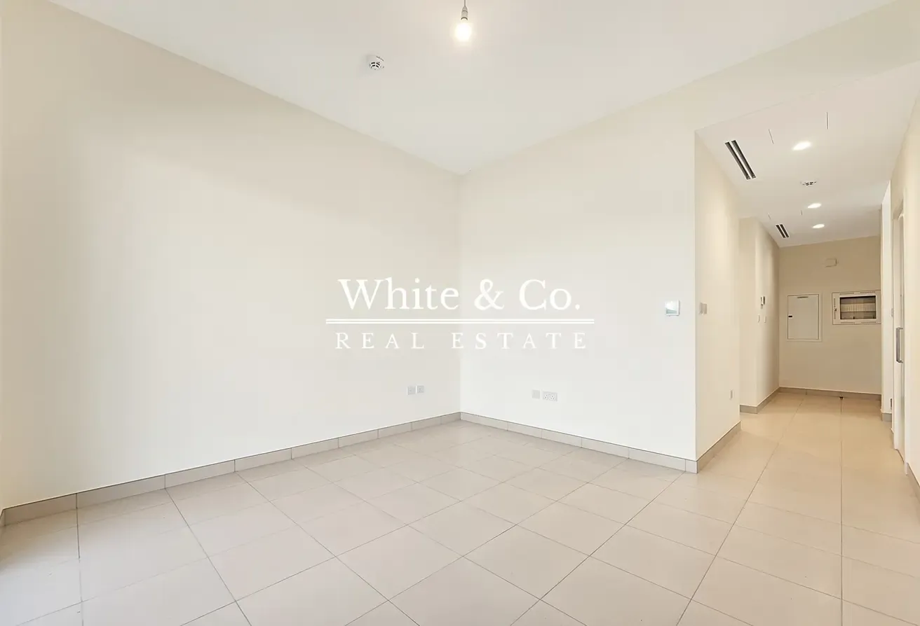 Modern Finishes | Family Villa | Vacant