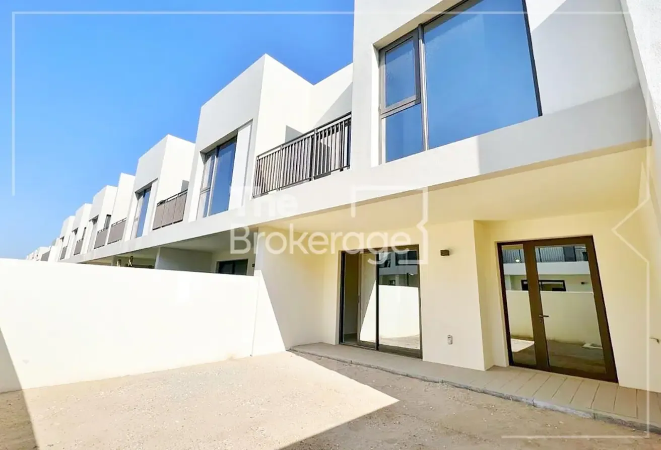 Large plot | Noticed served | Available now