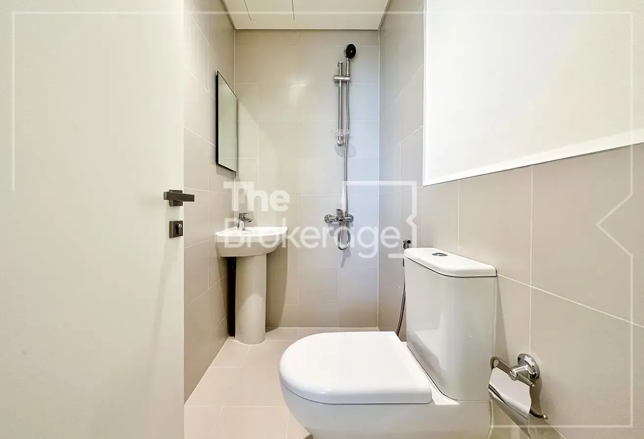 Large plot | Noticed served | Available now