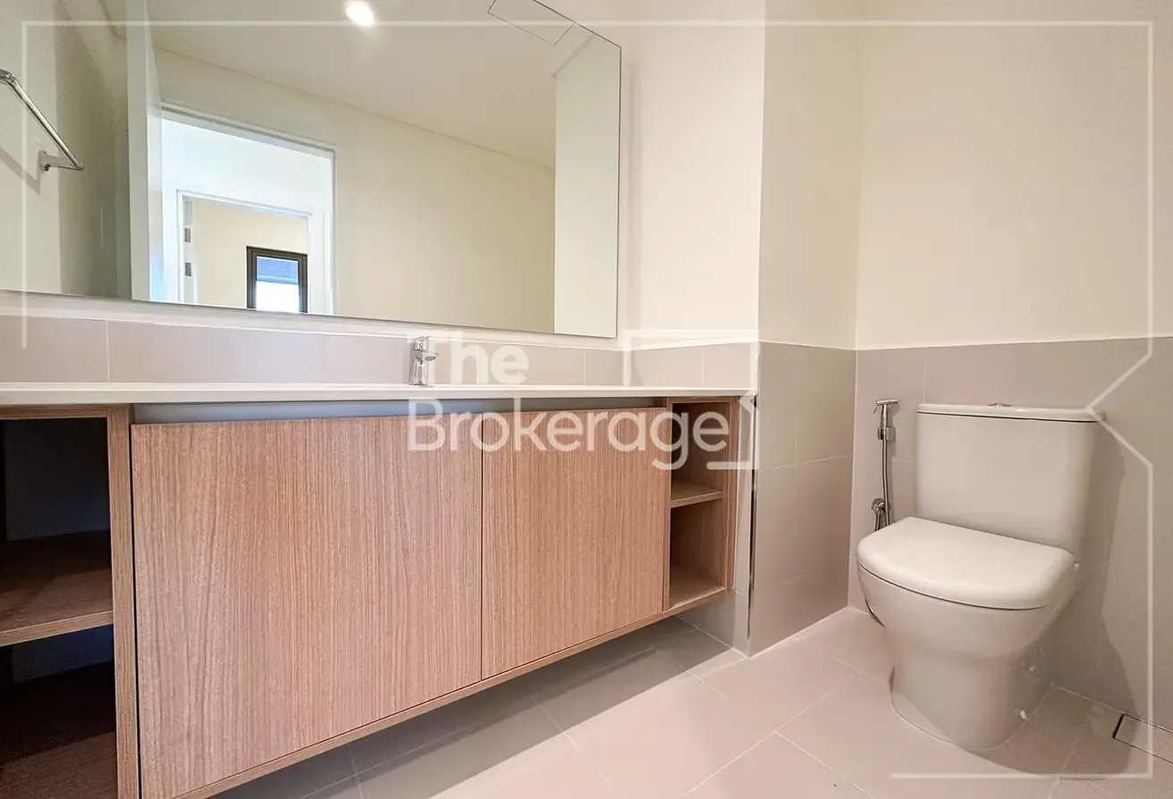 Large plot | Noticed served | Available now