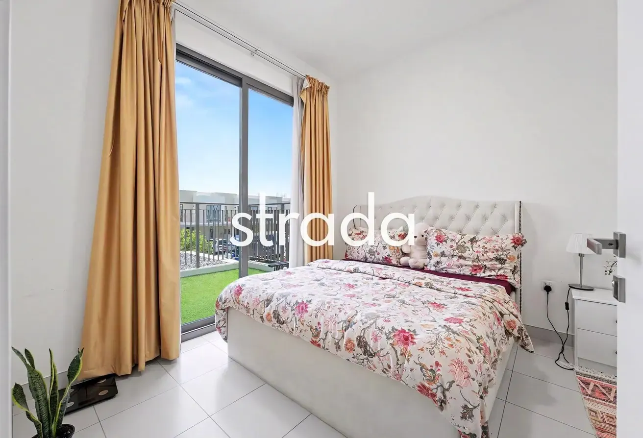 Corner Plot | Vacant on Transfer | Landscaped