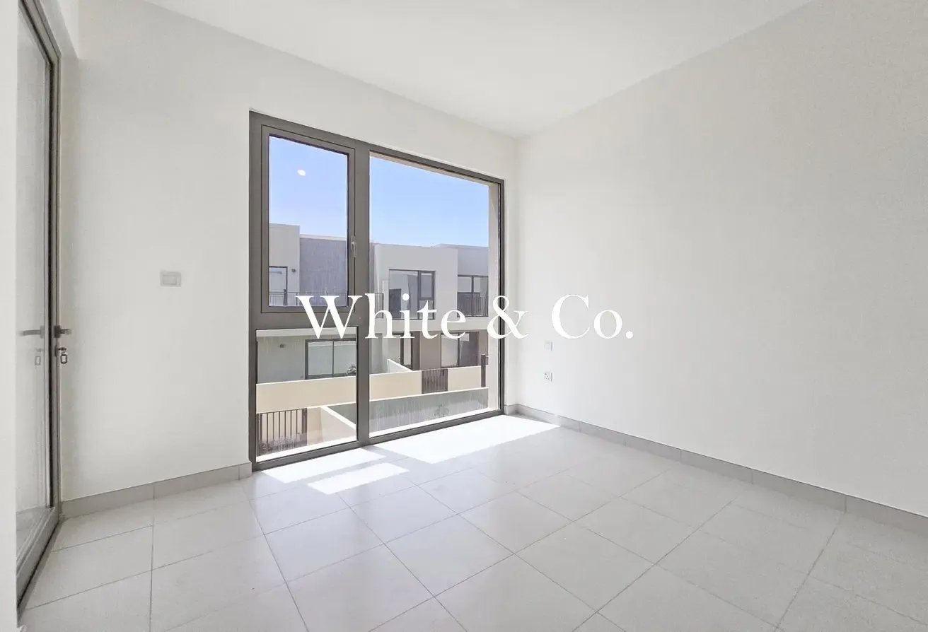 Single Row | Ready to move | Best Price