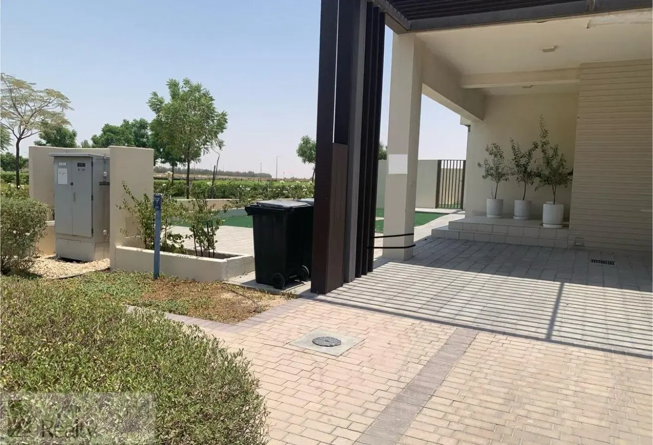 Big Plot | Single Row | Vacant | Corner