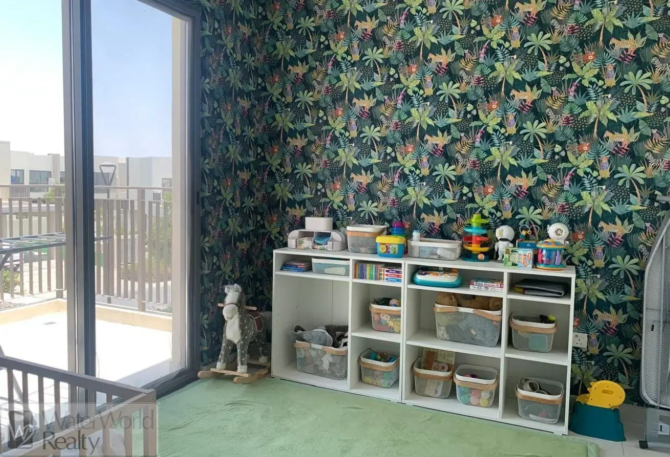 Big Plot | Single Row | Vacant  | Corner