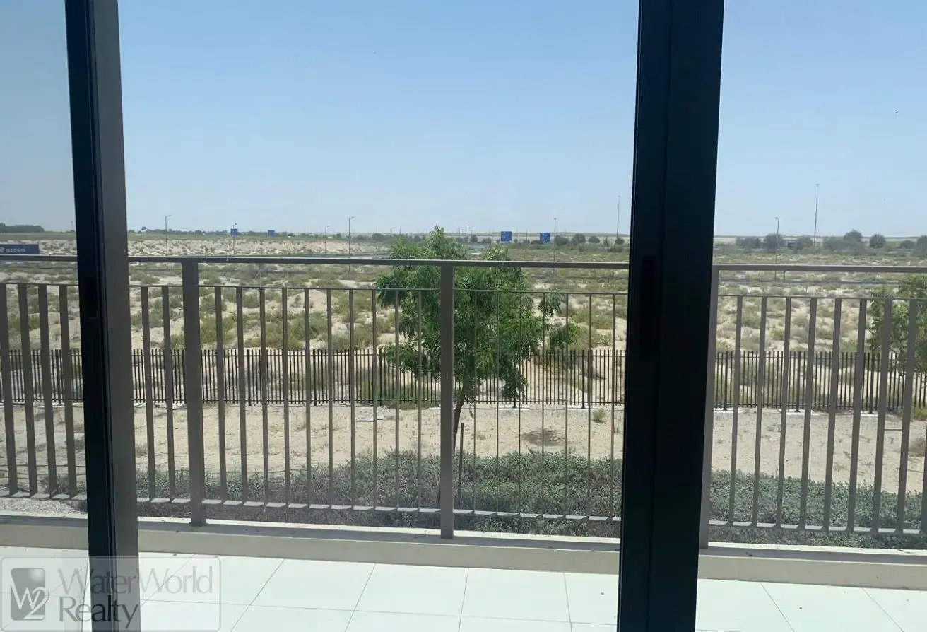 Big Plot | Single Row | Vacant  | Corner