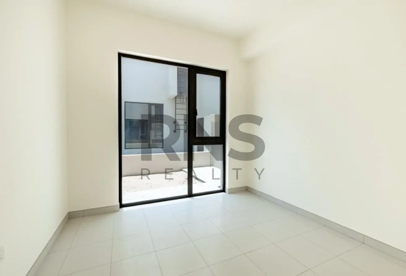 Prime Location | Back To Back | Vacant