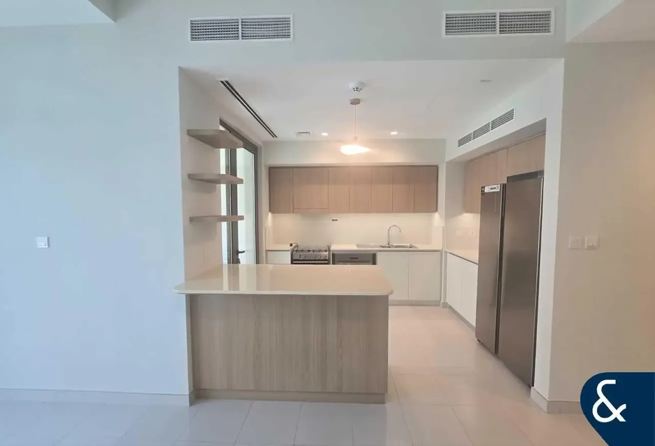 Single Row | Vacant | Close to Park