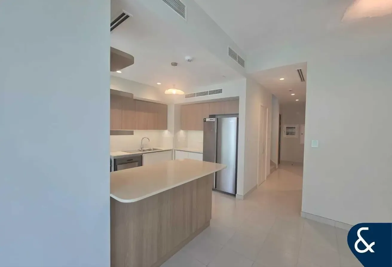 Single Row | Vacant | Close to Park