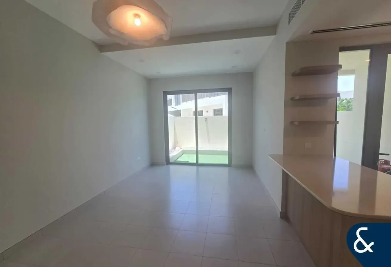 Single Row | Vacant | Close to Park