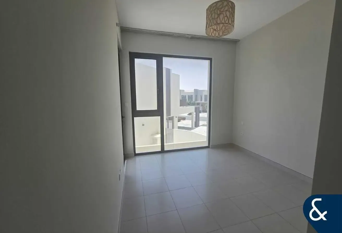 Single Row | Vacant | Close to Park