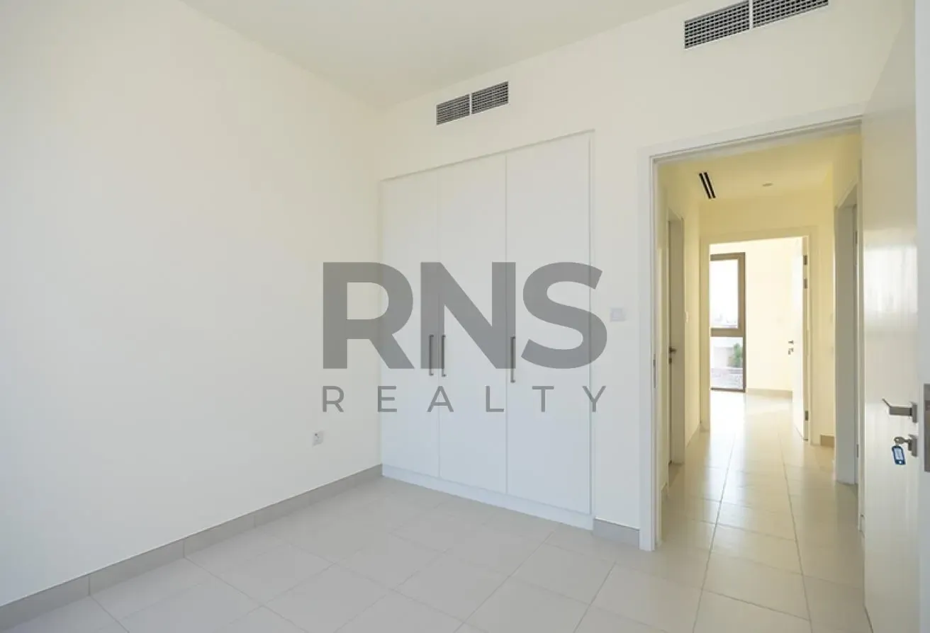 Back To Back | Near Amenities | Vacant On Transfer