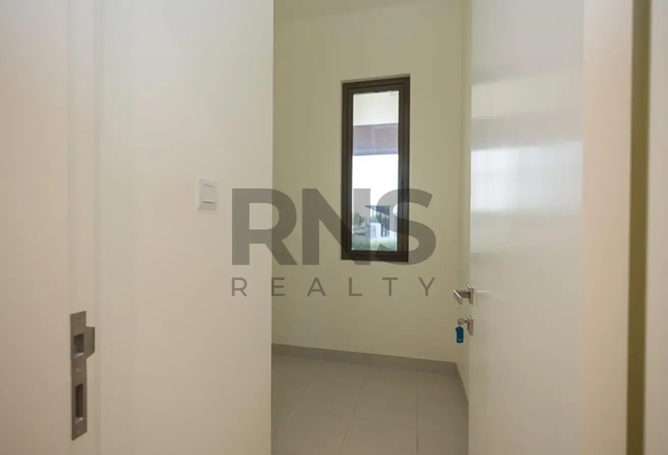 Back To Back | Near Amenities | Vacant On Transfer