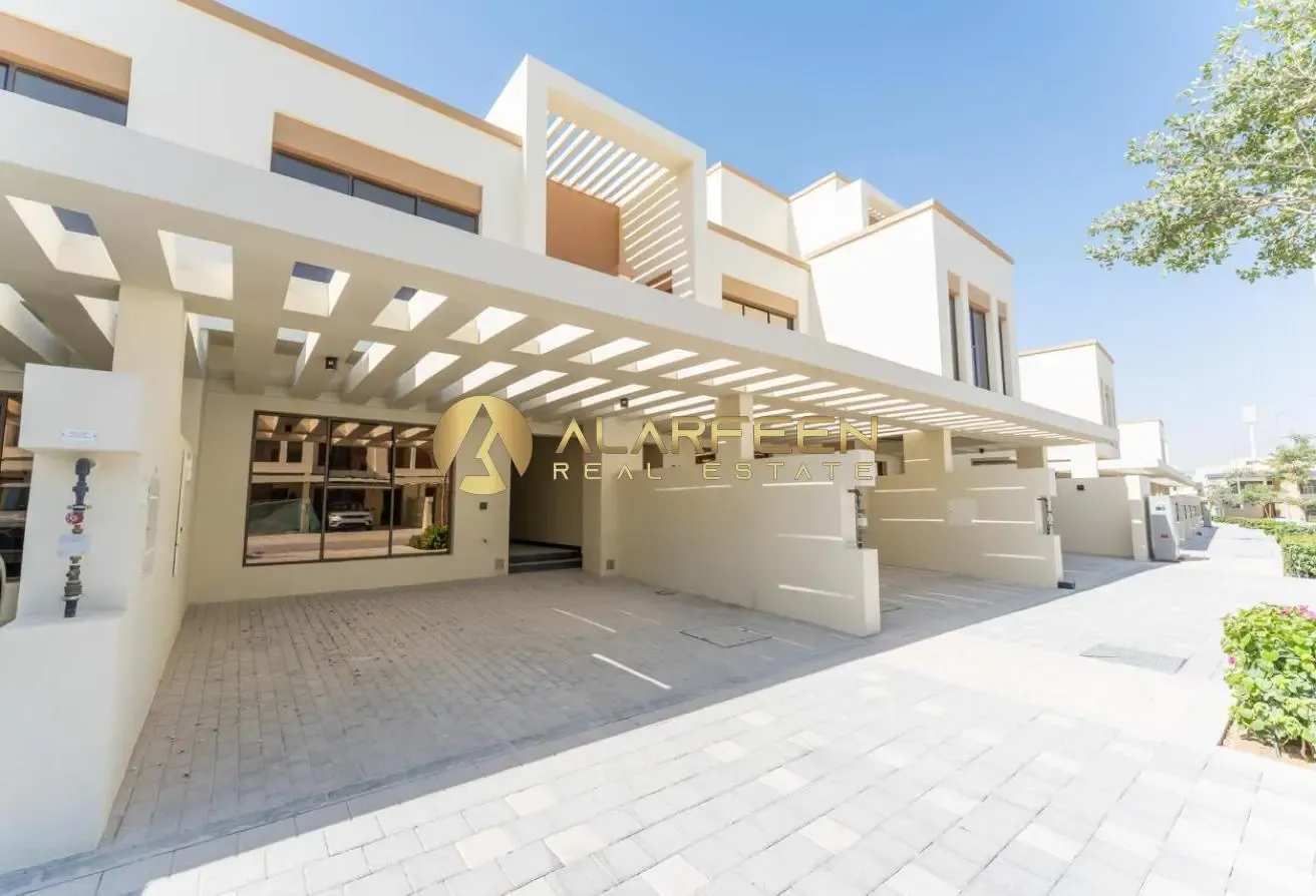 Single Row | Closed Kitchen |Easy access to Lagoon