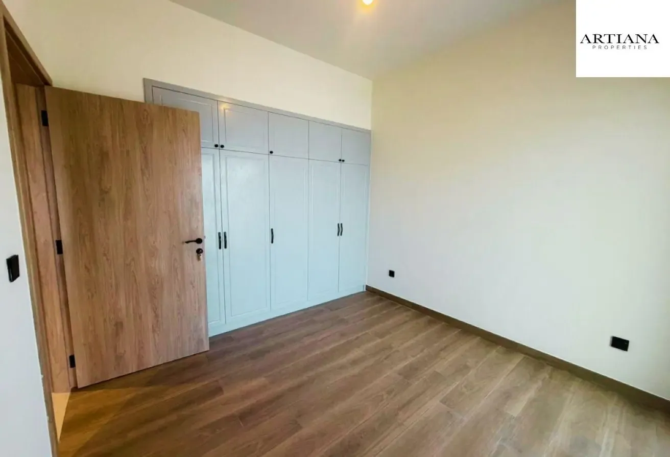 SINGLE ROW | SPACIOUS | CLOSE TO THE PARK
