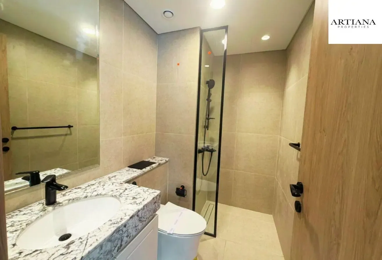 SINGLE ROW | SPACIOUS | CLOSE TO THE PARK