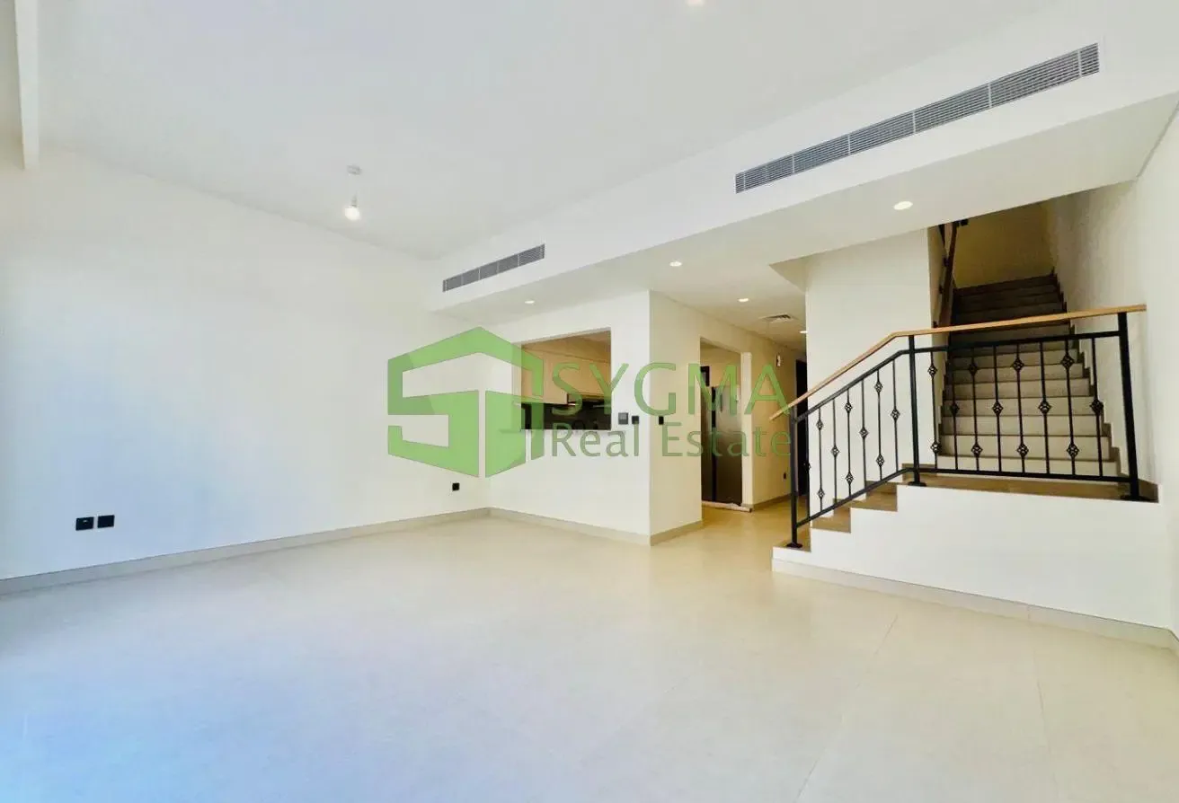 Spacious Vacant 4 Bedroom Near to Lagoons