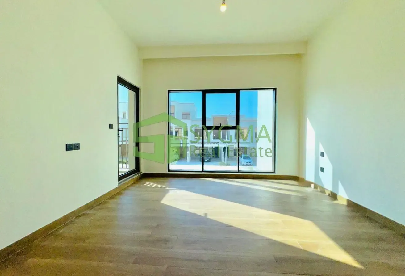 Spacious Vacant 4 Bedroom Near to Lagoons