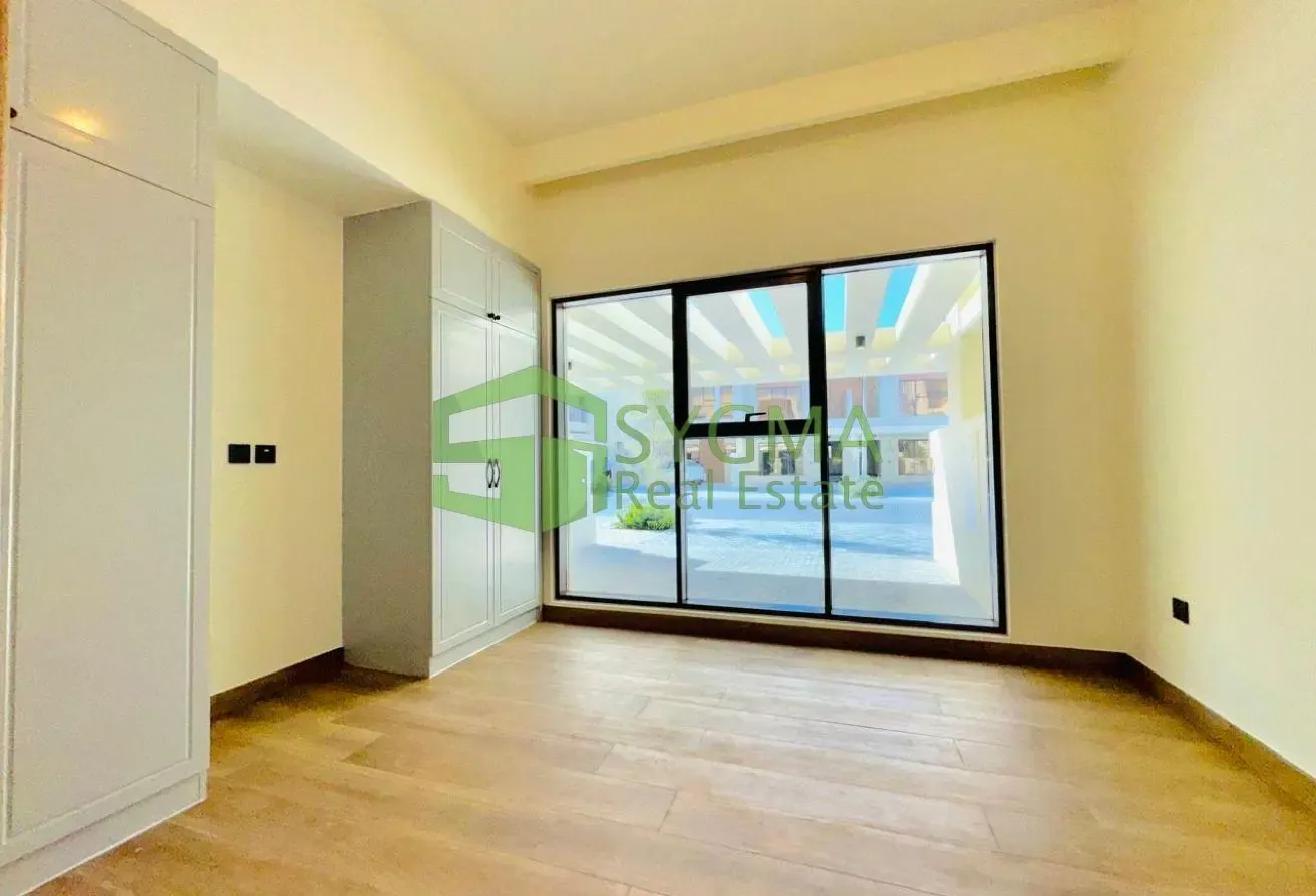 Spacious Vacant 4 Bedroom Near to Lagoons