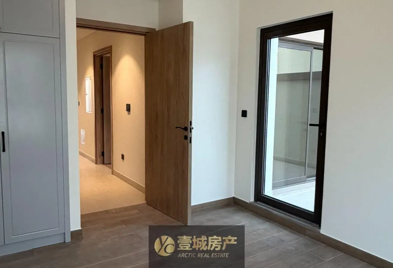 NEAR CENTRAL HUB I NEAR LAGOONS I READY TO MOVE IN