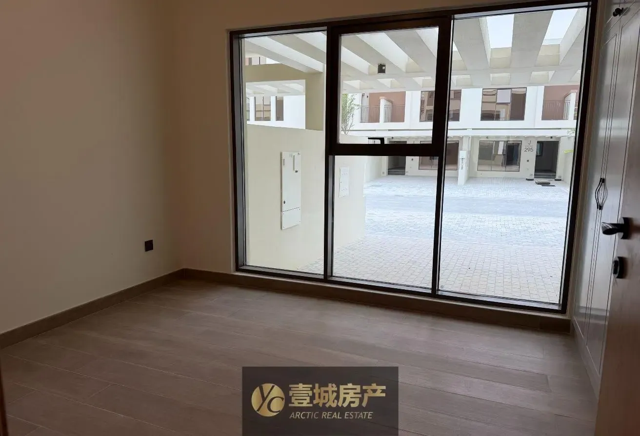 NEAR CENTRAL HUB I NEAR LAGOONS I READY TO MOVE IN