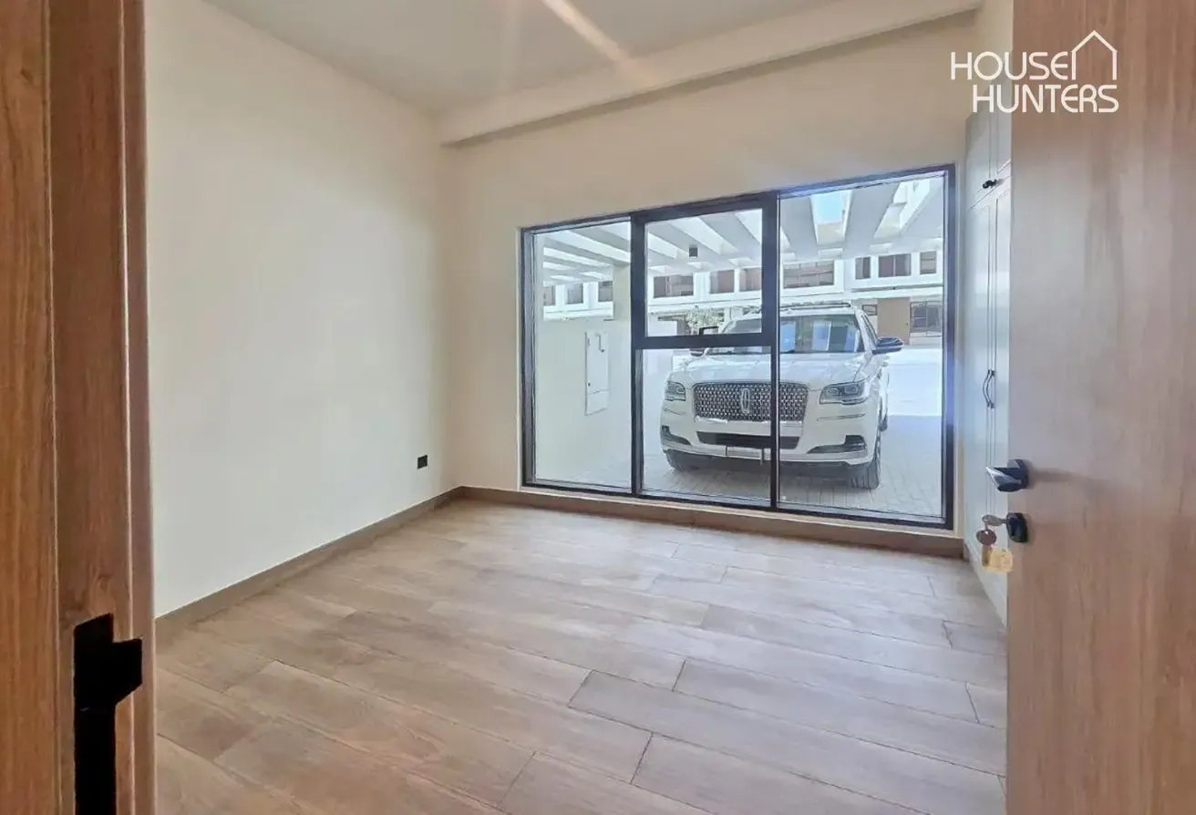 Costa Brava | 4 Bed Villa | Close to Lagoons
