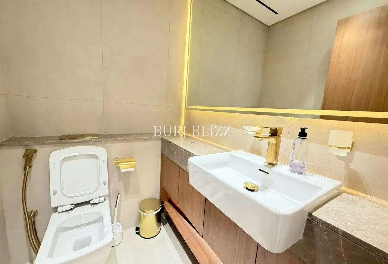 Luxurious 1BR | Prime Investment | Pool View