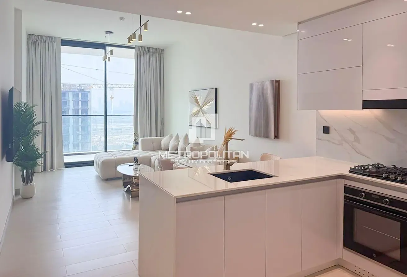 Modern 1BR | Fully Furnished | Large Layout