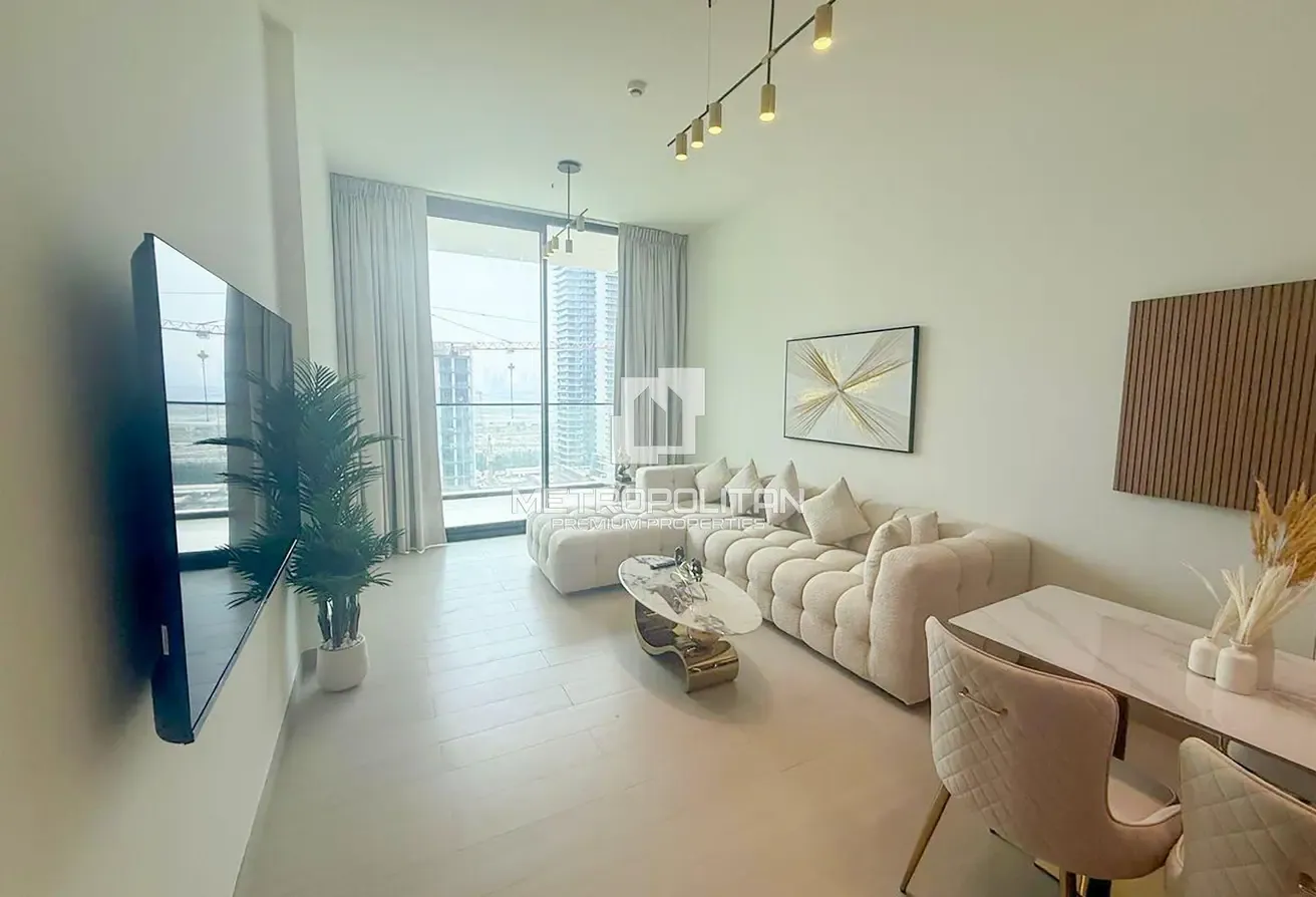 Modern 1BR | Fully Furnished | Large Layout