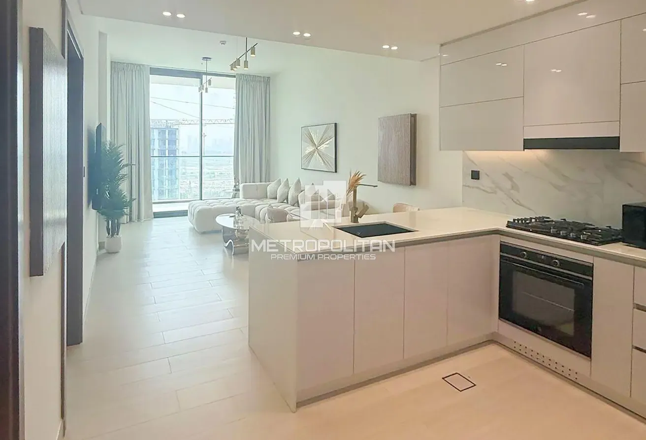 Modern 1BR | Fully Furnished | Large Layout