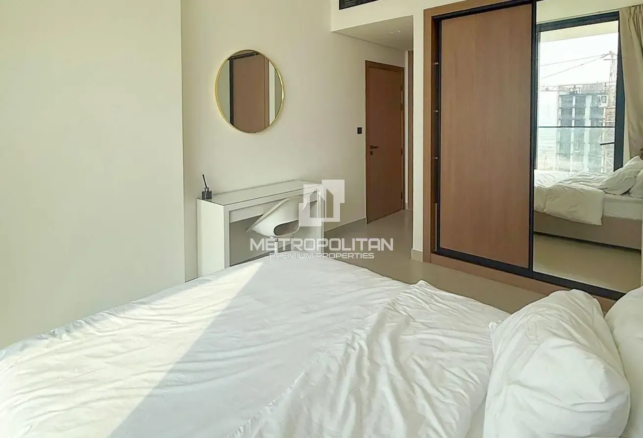 Modern 1BR | Fully Furnished | Large Layout