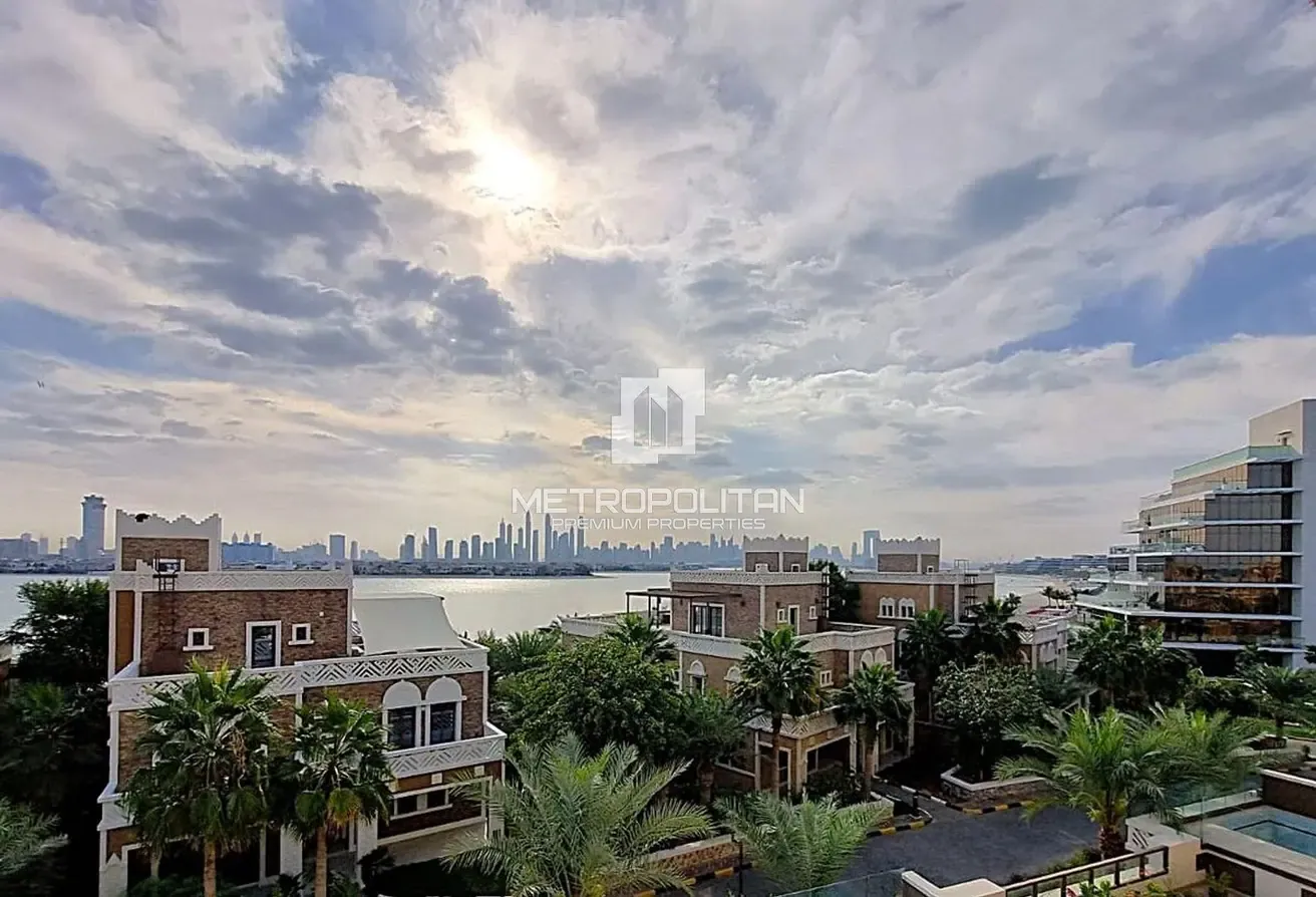 Spacious 4BR | Furnished | Beach | VOT | Palm View