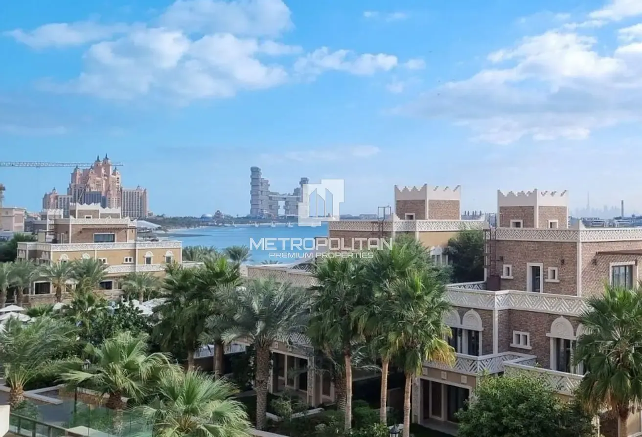 Spacious 4BR | Furnished | Beach | VOT | Palm View
