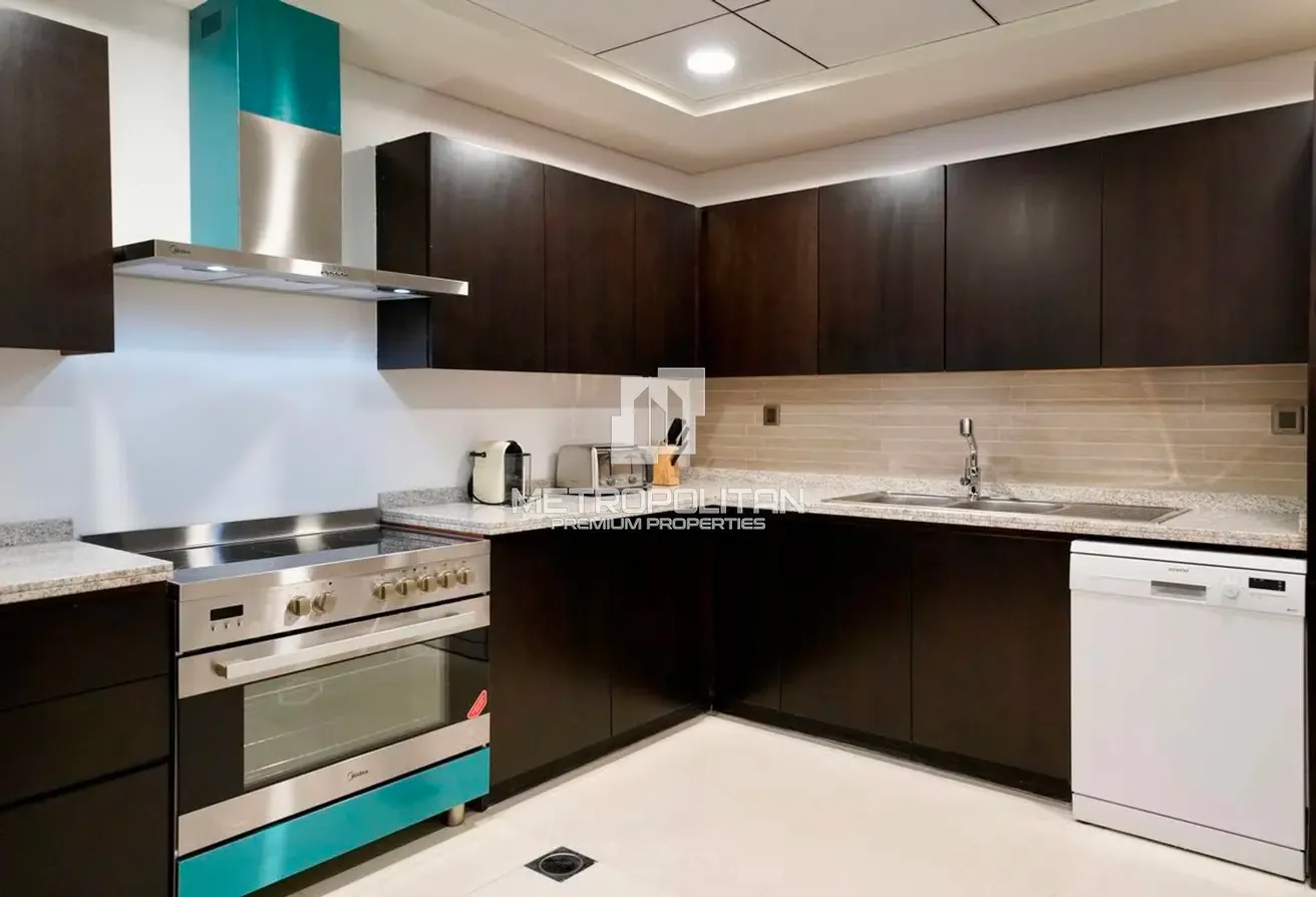 Spacious 4BR | Furnished | Beach | VOT | Palm View