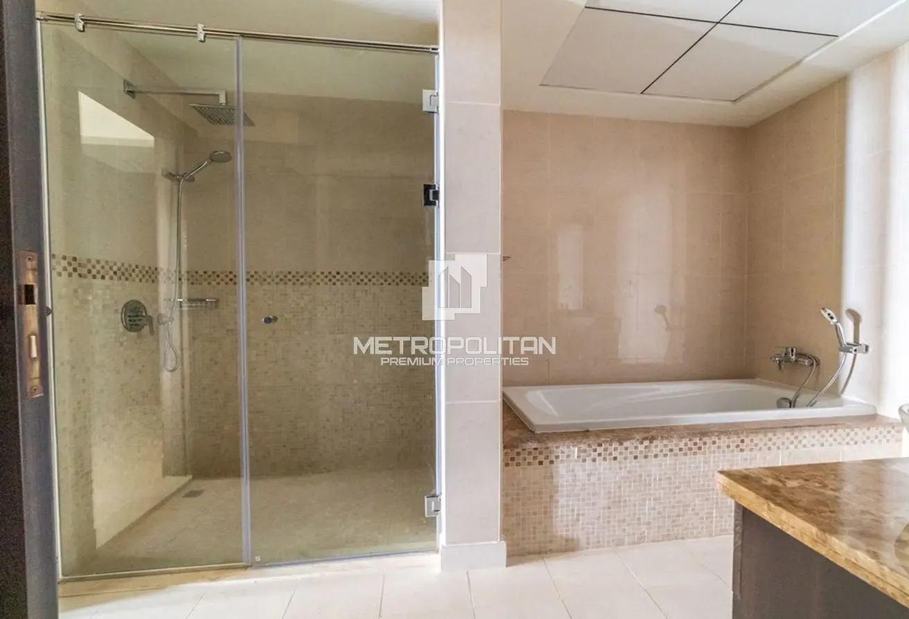 Spacious 4BR | Furnished | Beach | VOT | Palm View