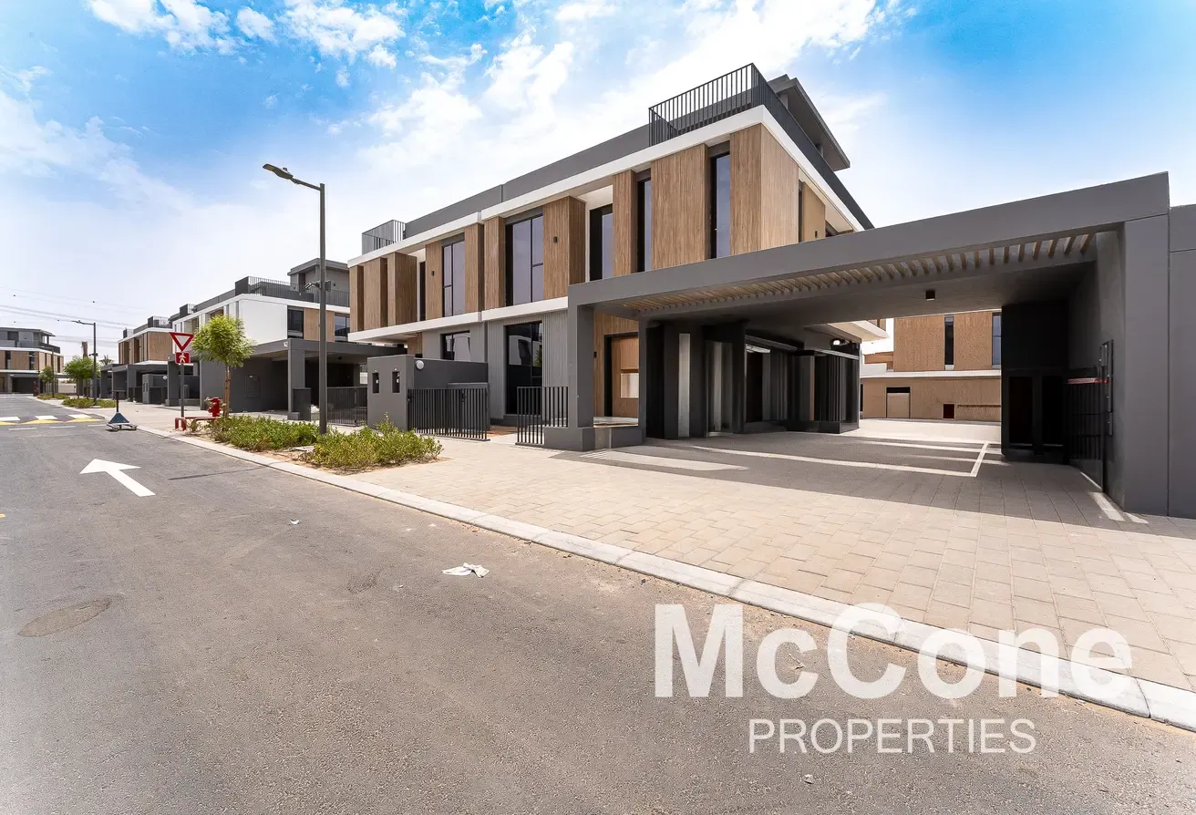 Exclusive | Close to the Pool | Bigger Plot