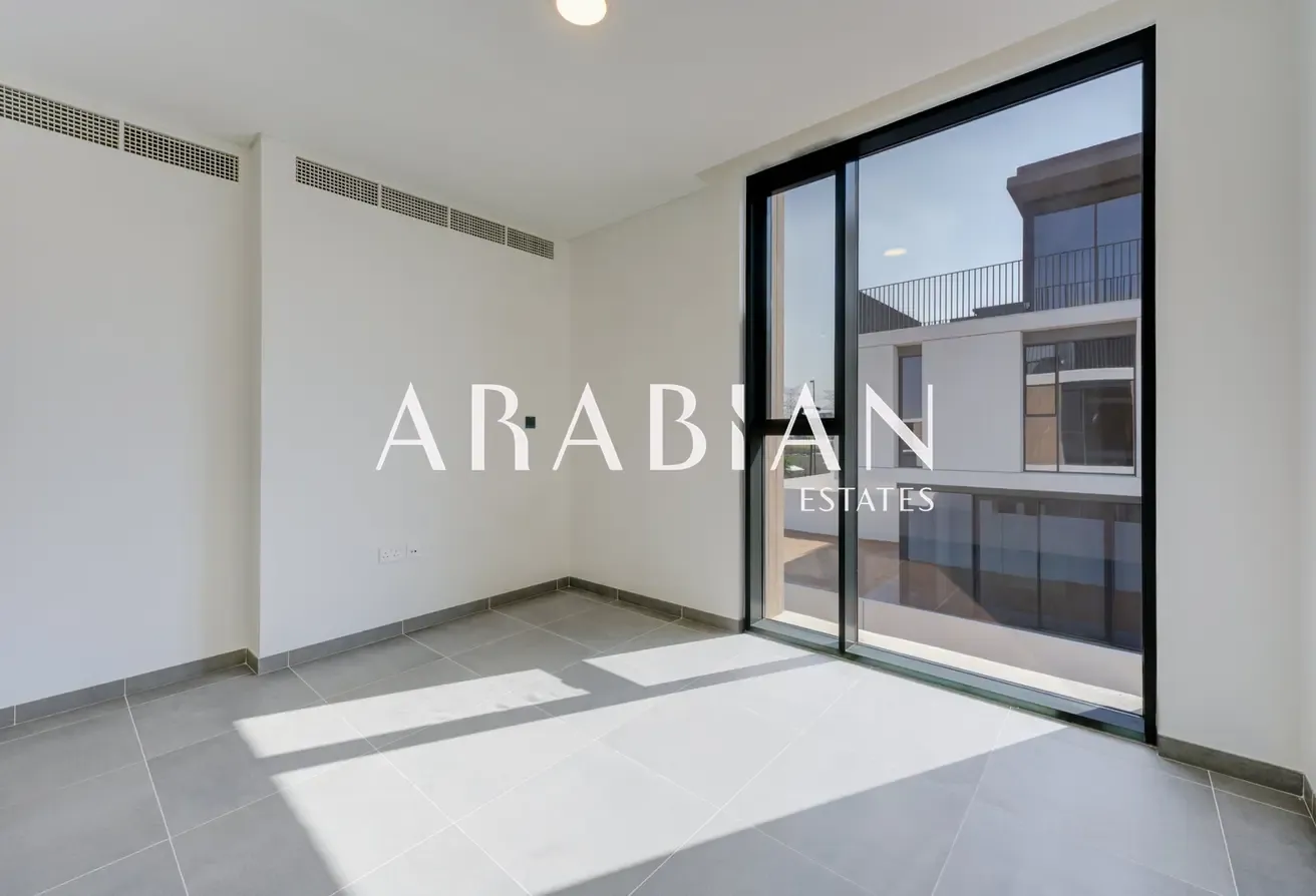 Single Row | Brand New | Onyx | 2BR + Maids