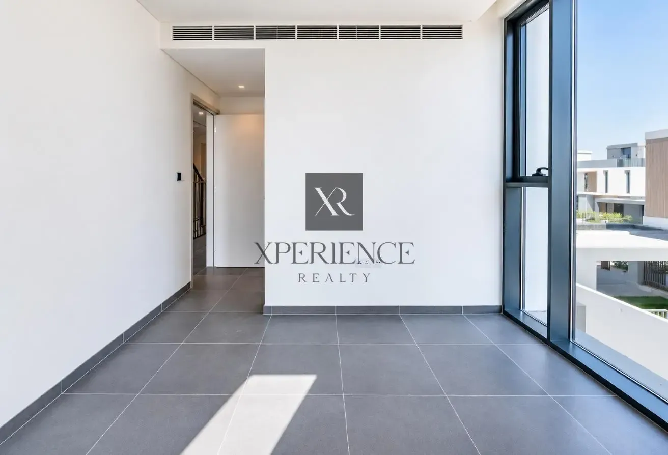 READY TO MOVE IN | BRAND NEW | NEAR PARK