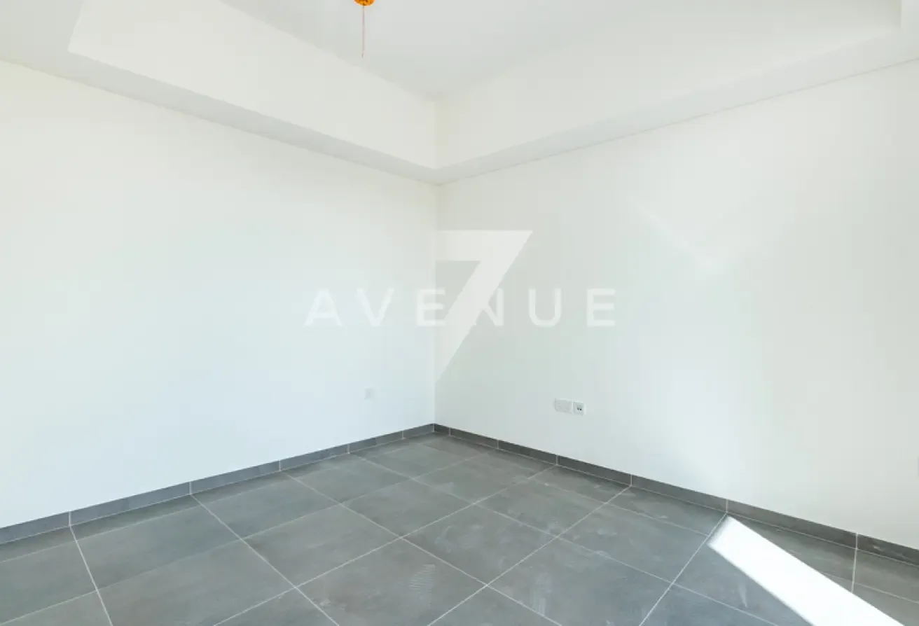 Huge Layout I Corner Unit I Near Pool