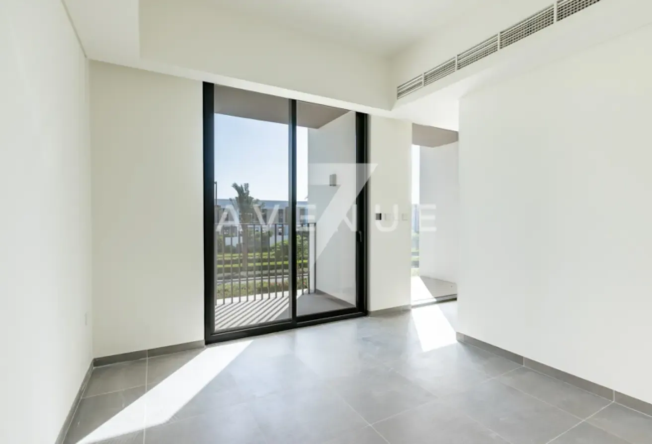 Huge Layout I Corner Unit I Near Pool