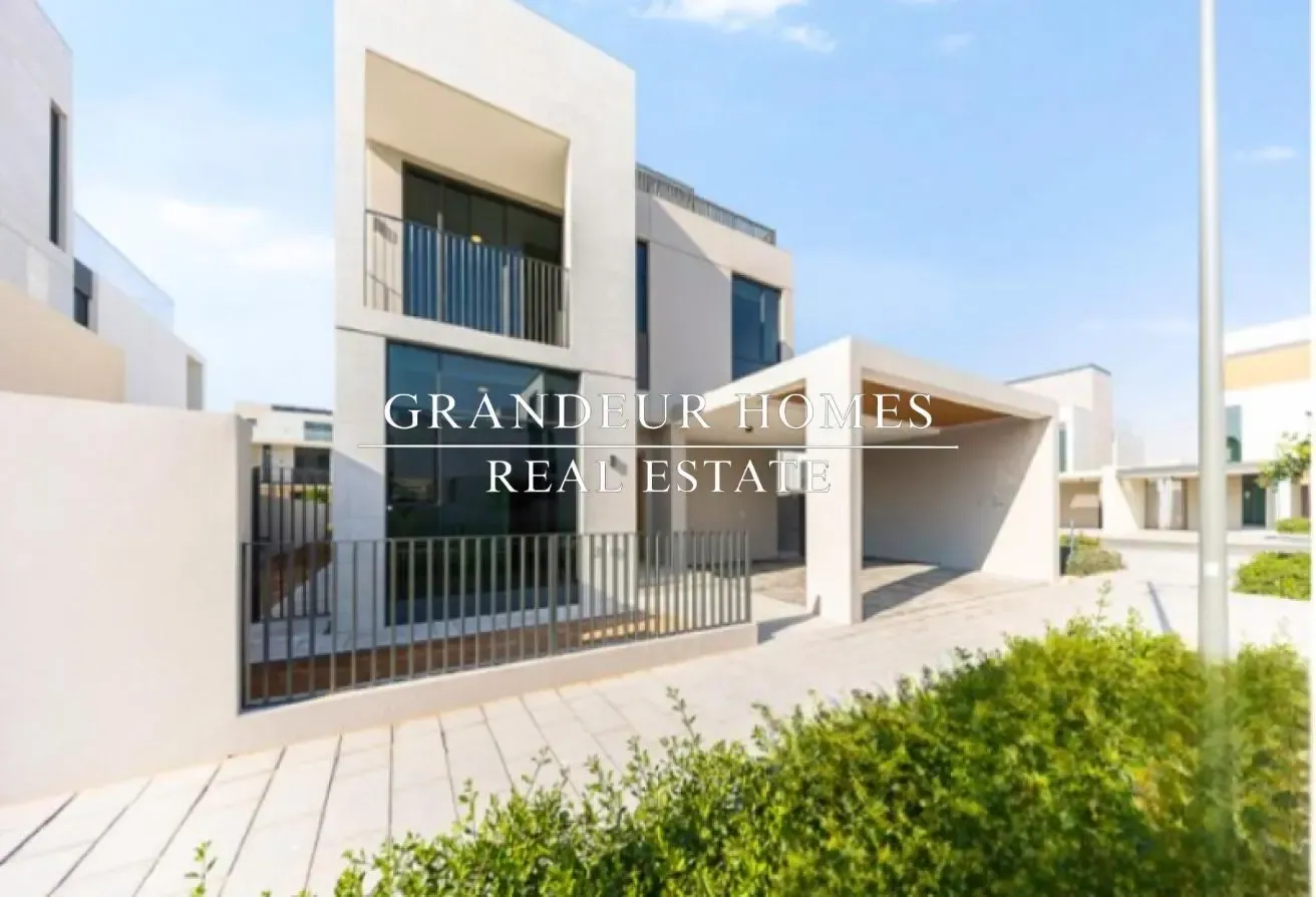 5BR Semi-Detached Villa | Vacant |Brand New