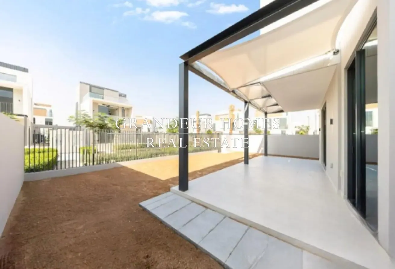 5BR Semi-Detached Villa | Vacant |Brand New